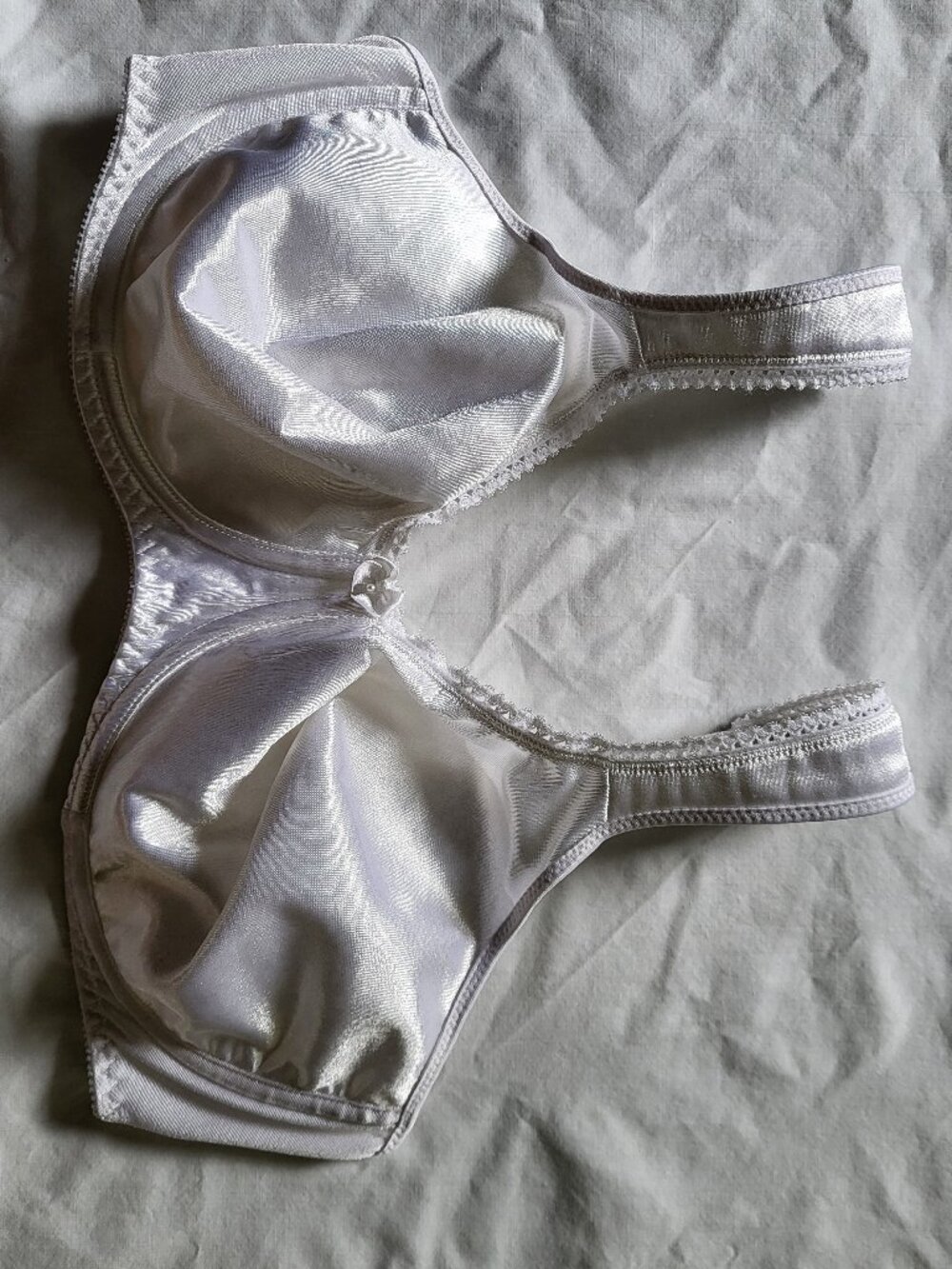 Playtex Secrets Bra 40C White Underwire Back Closure Adjustable Bow USA